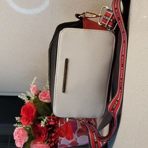 STEVE MADDEN 3 tone crossbody bag